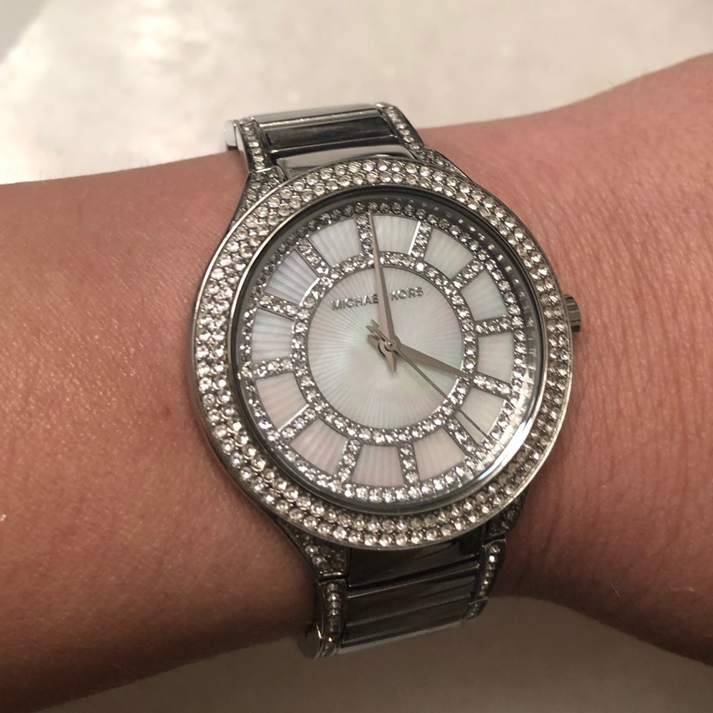 100% AUTH-Michael Kors Kerry w/ crystal & pearl
